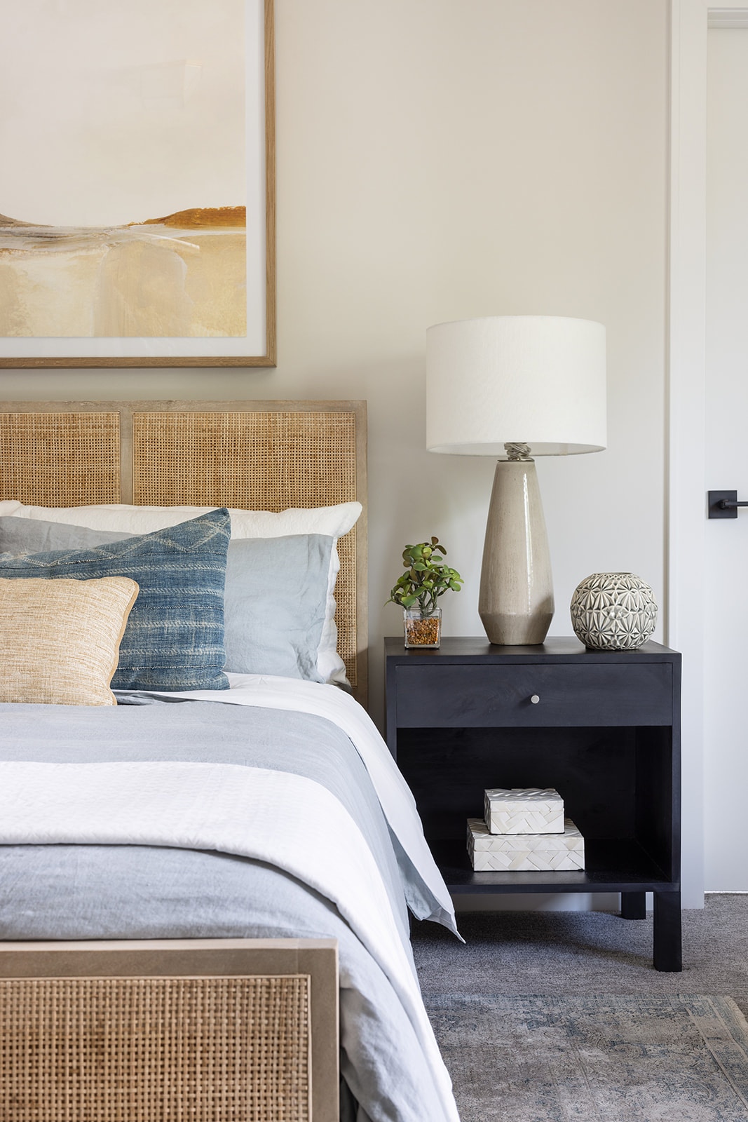 SYDNEY QUEEN BED NATURAL